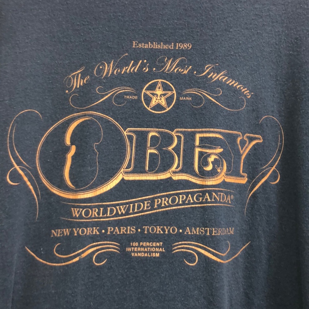 OBEY short sleeve size large
